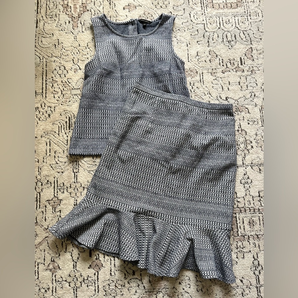 Banana Republic Jacquard Knit Skirt & Button Back Tank Set Navy & White Size S/4